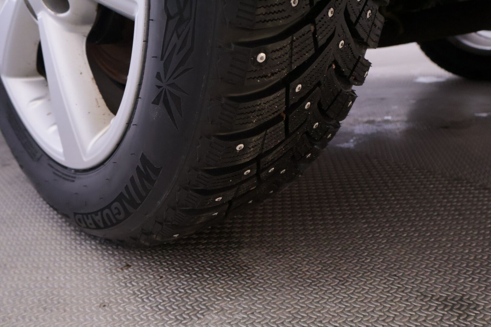 Nissan Qashqai+2 2009 2,0dCi DPF Tekna 6MT 4WD - YritysOutlet - Myydään vain yrityksille - Huippu hyvä huoltohistoria / 7-Paikkainen / Nahkapenkit! 