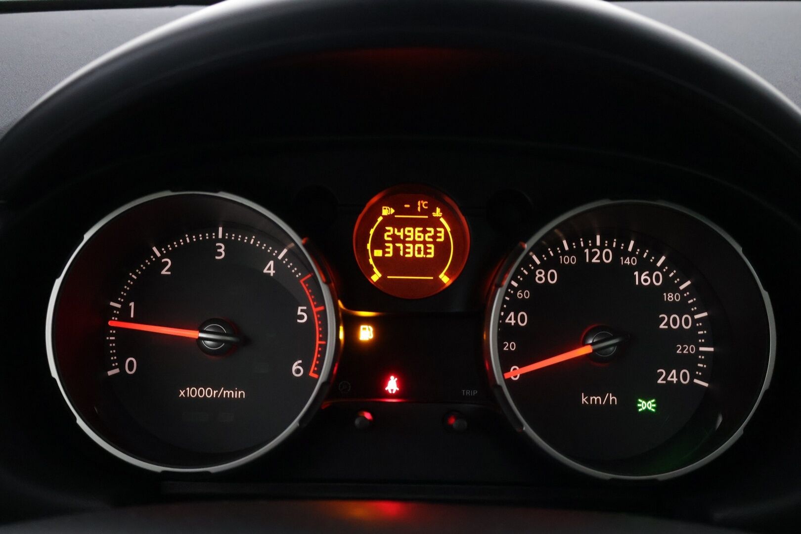 Nissan Qashqai+2 2009 2,0dCi DPF Tekna 6MT 4WD - YritysOutlet - Myydään vain yrityksille - Huippu hyvä huoltohistoria / 7-Paikkainen / Nahkapenkit! 