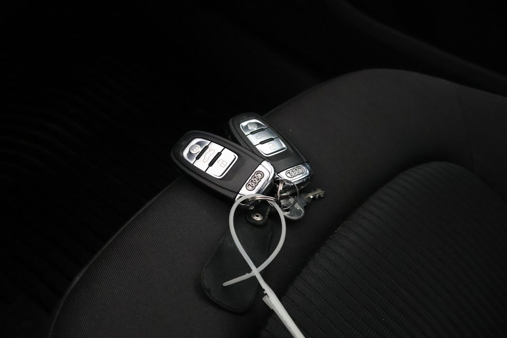 Audi A4 2009 Avant 1,8 TFSI Business / 2.Om. Suomi-auto / Vuoden leima / Xenon / 2x renkaat - YritysOutlet - Myydään vain yrityksille - Laadukkaat renkaat! Seuraava katsastus -03/27!