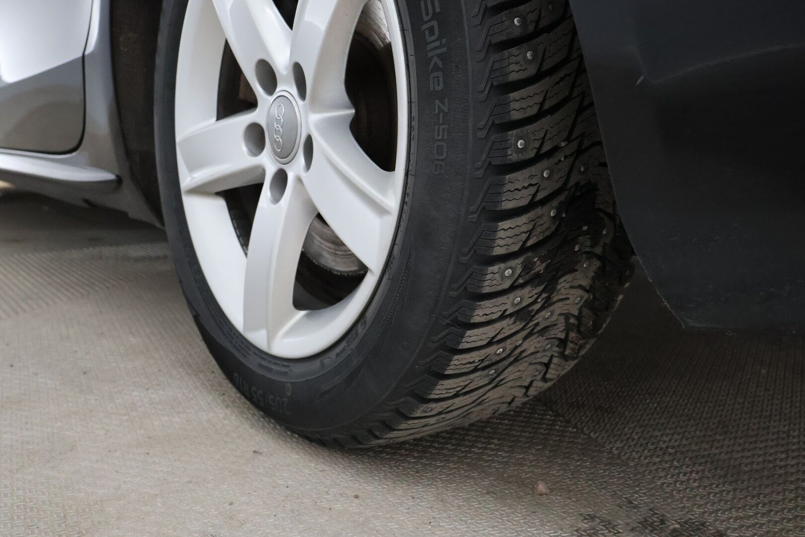 Audi A4 2009 Avant 1,8 TFSI Business / 2.Om. Suomi-auto / Vuoden leima / Xenon / 2x renkaat - YritysOutlet - Myydään vain yrityksille - Laadukkaat renkaat! Seuraava katsastus -03/27!