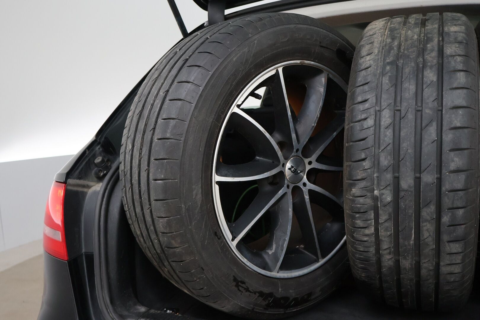 Audi A4 2009 Avant 1,8 TFSI Business / 2.Om. Suomi-auto / Vuoden leima / Xenon / 2x renkaat - YritysOutlet - Myydään vain yrityksille - Laadukkaat renkaat! Seuraava katsastus -03/27!