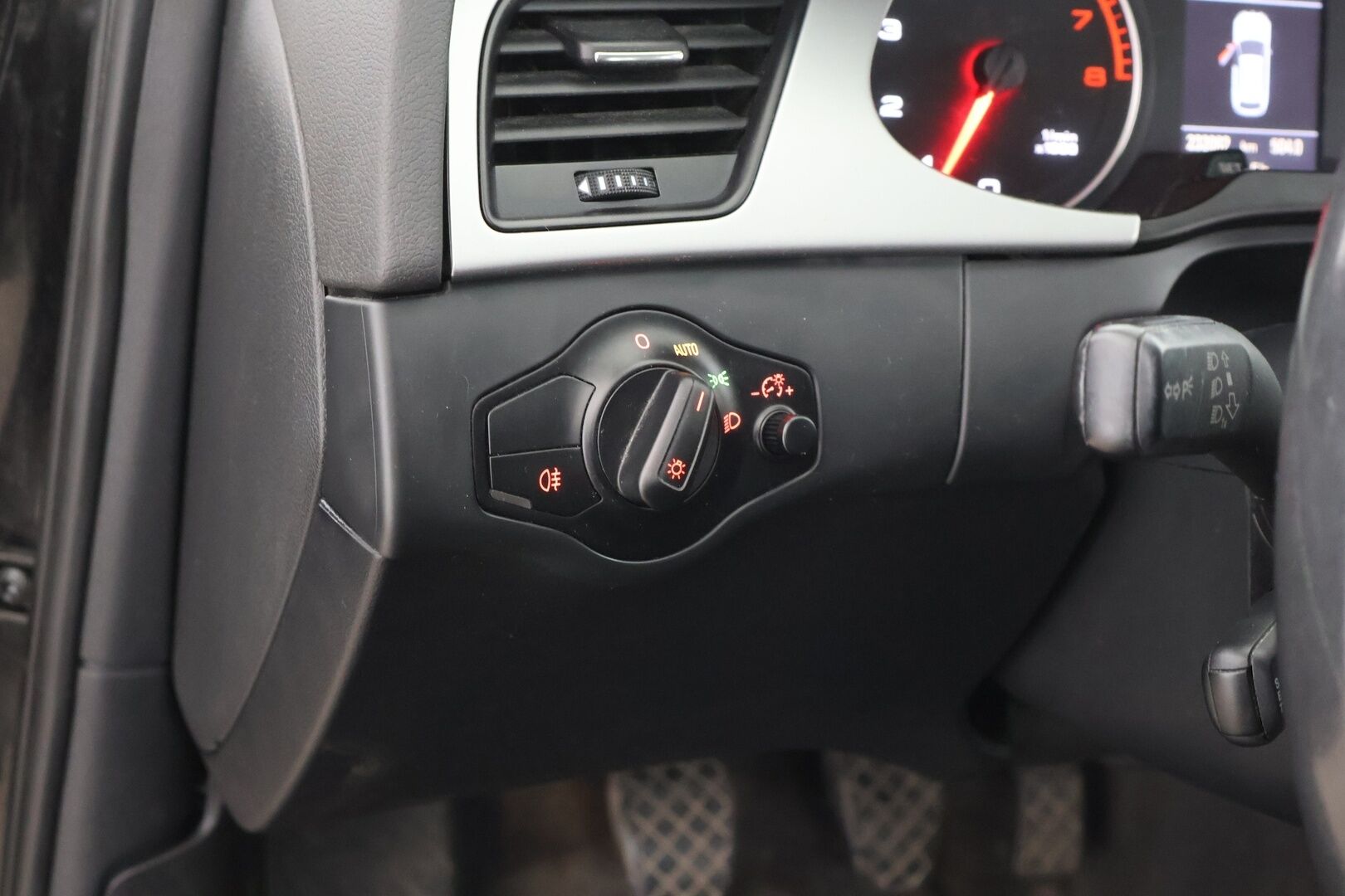 Audi A4 2009 Avant 1,8 TFSI Business / 2.Om. Suomi-auto / Vuoden leima / Xenon / 2x renkaat - YritysOutlet - Myydään vain yrityksille - Laadukkaat renkaat! Seuraava katsastus -03/27!