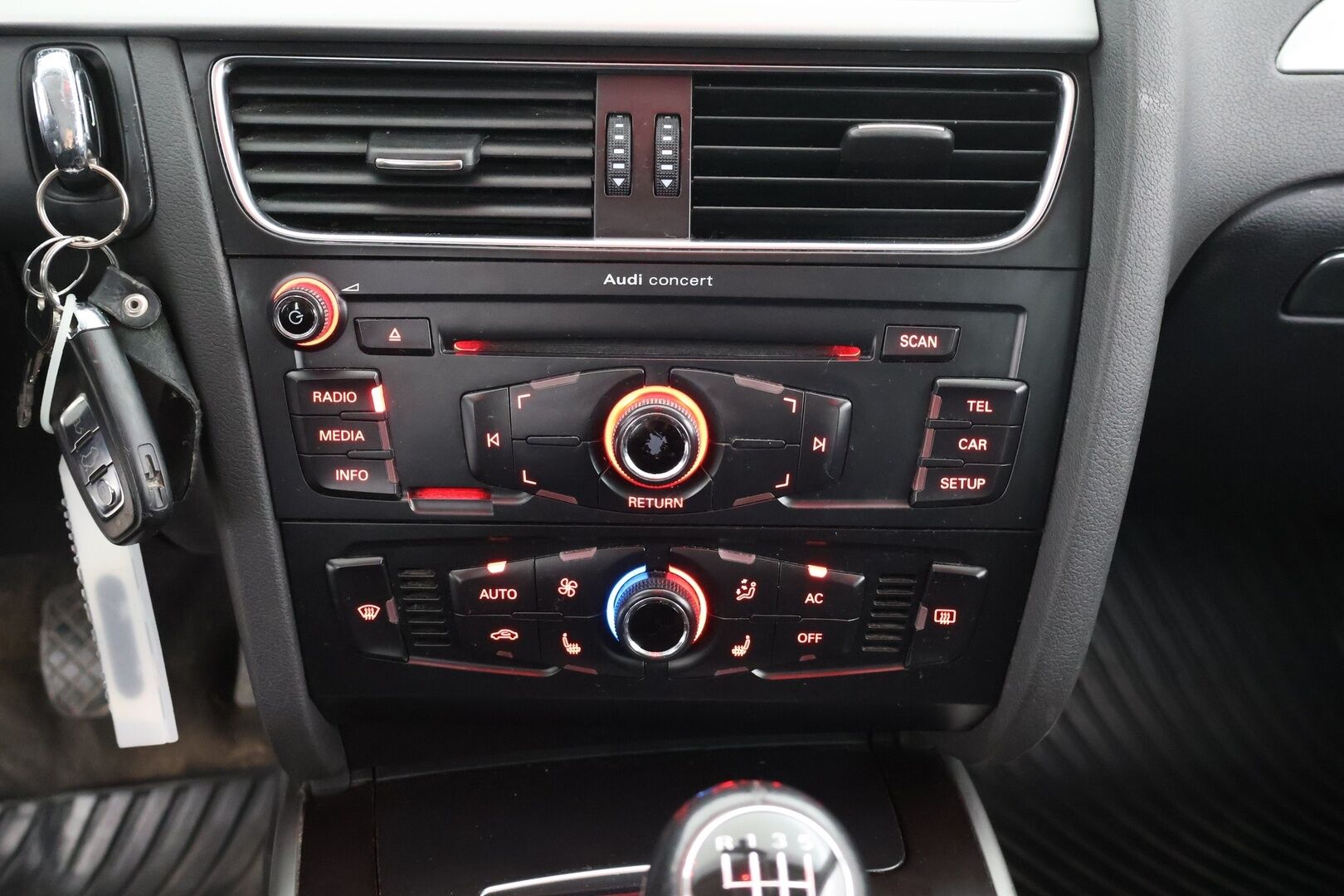 Audi A4 2009 Avant 1,8 TFSI Business / 2.Om. Suomi-auto / Vuoden leima / Xenon / 2x renkaat - YritysOutlet - Myydään vain yrityksille - Laadukkaat renkaat! Seuraava katsastus -03/27!