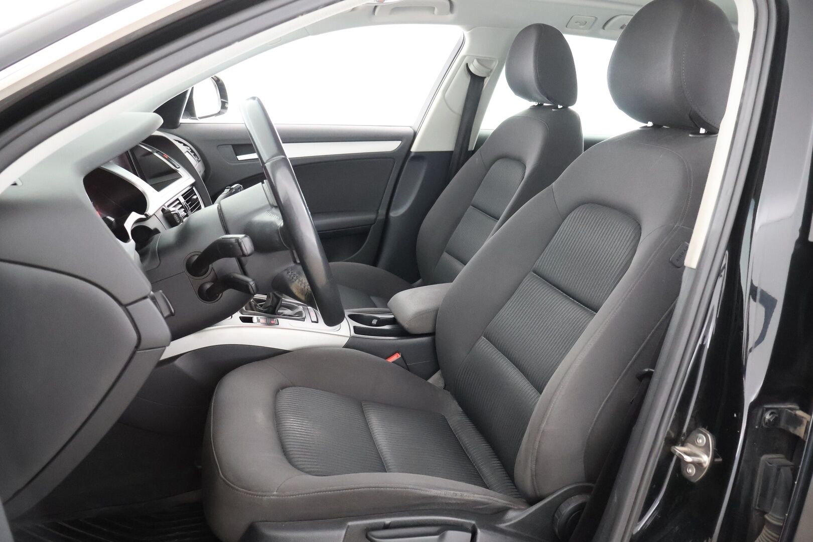 Audi A4 2009 Avant 1,8 TFSI Business / 2.Om. Suomi-auto / Vuoden leima / Xenon / 2x renkaat - YritysOutlet - Myydään vain yrityksille - Laadukkaat renkaat! Seuraava katsastus -03/27!