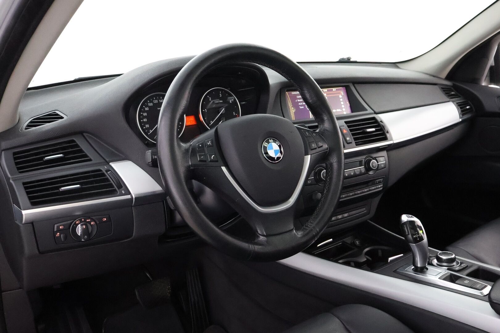 BMW X5 2008 xDrive30d A E70 SAV - Juuri katsastettu / HiFi / Panoraama / Nahkasisusta / Vetokoukku / Muistipenkki / Xenon / Hyvät varusteet / Harvinaisen siisti!