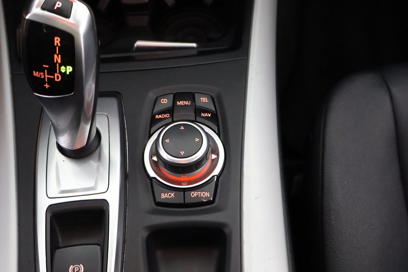 BMW X5 2008 xDrive30d A E70 SAV - Juuri katsastettu / HiFi / Panoraama / Nahkasisusta / Vetokoukku / Muistipenkki / Xenon / Hyvät varusteet / Harvinaisen siisti!