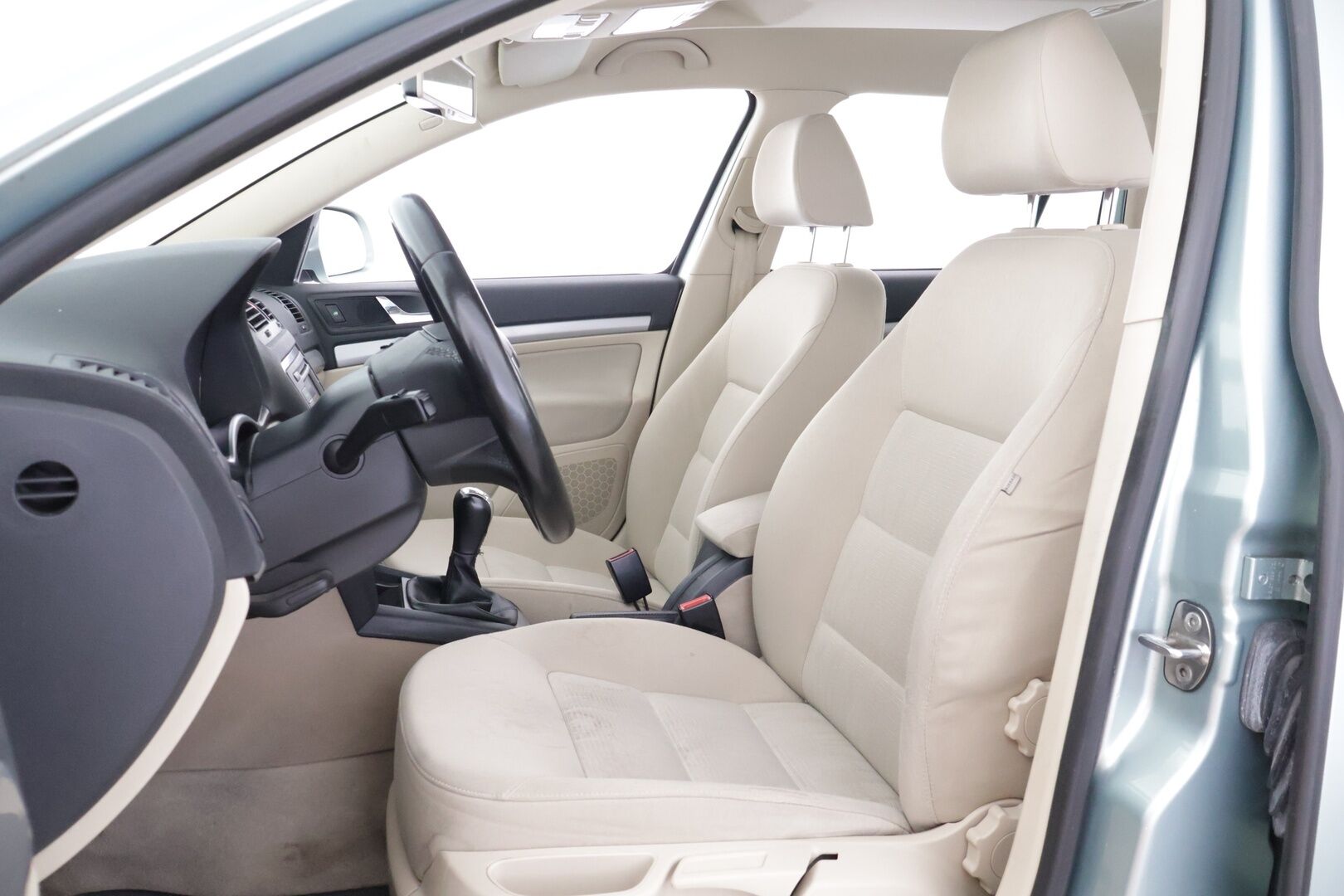 Skoda Octavia 2009 Combi 1,8 TSI Elegance *YritysOutlet - Myydään vain yrityksille* / Kahdet renkaat / Vuoden leima / Helmat Ruoste korjattu ja suojattu - *YritysOutlet - Myydään vain yrityksille* / Kahdet renkaat / Vuoden leima / Helmat Ruoste korjattu ja suojattu