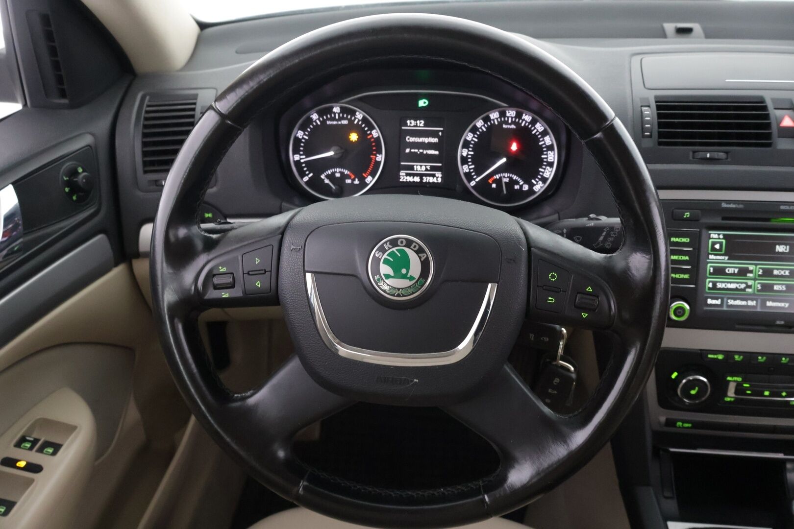 Skoda Octavia 2009 Combi 1,8 TSI Elegance *YritysOutlet - Myydään vain yrityksille* / Kahdet renkaat / Vuoden leima / Helmat Ruoste korjattu ja suojattu - *YritysOutlet - Myydään vain yrityksille* / Kahdet renkaat / Vuoden leima / Helmat Ruoste korjattu ja suojattu