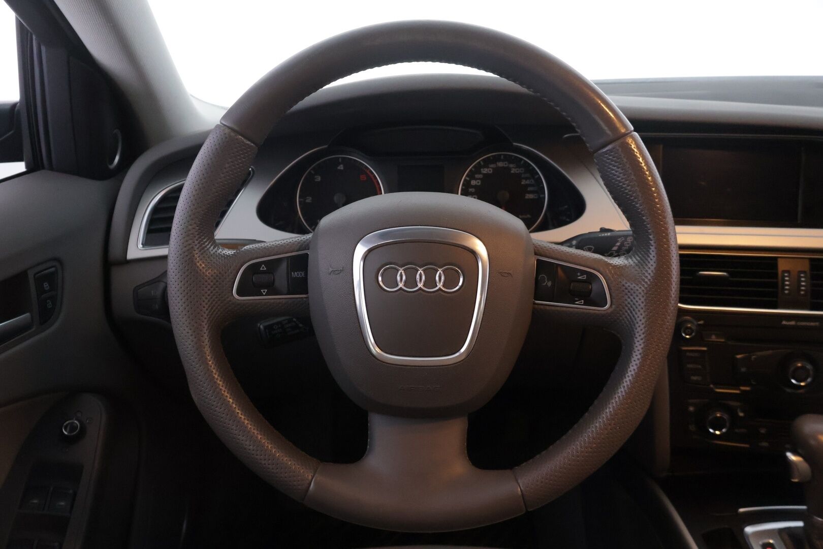 Audi A4 2010 A4 Farmari (AC) 4ov 1968cm3 - *Myydään huutokaupat.com* - KORKO VAIN 3,99 %