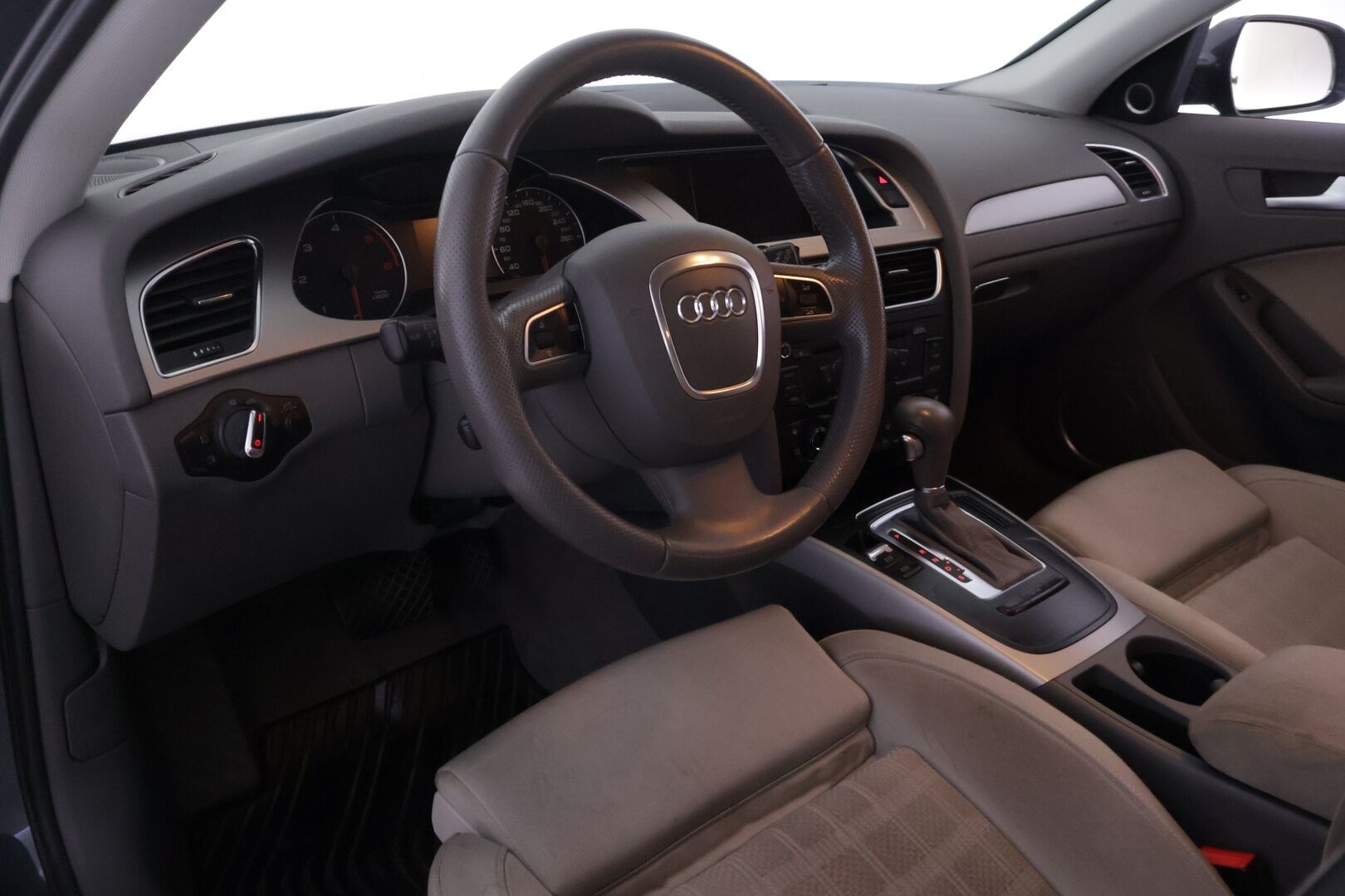 Audi A4 2010 A4 Farmari (AC) 4ov 1968cm3 - *Myydään huutokaupat.com* - KORKO VAIN 3,99 %