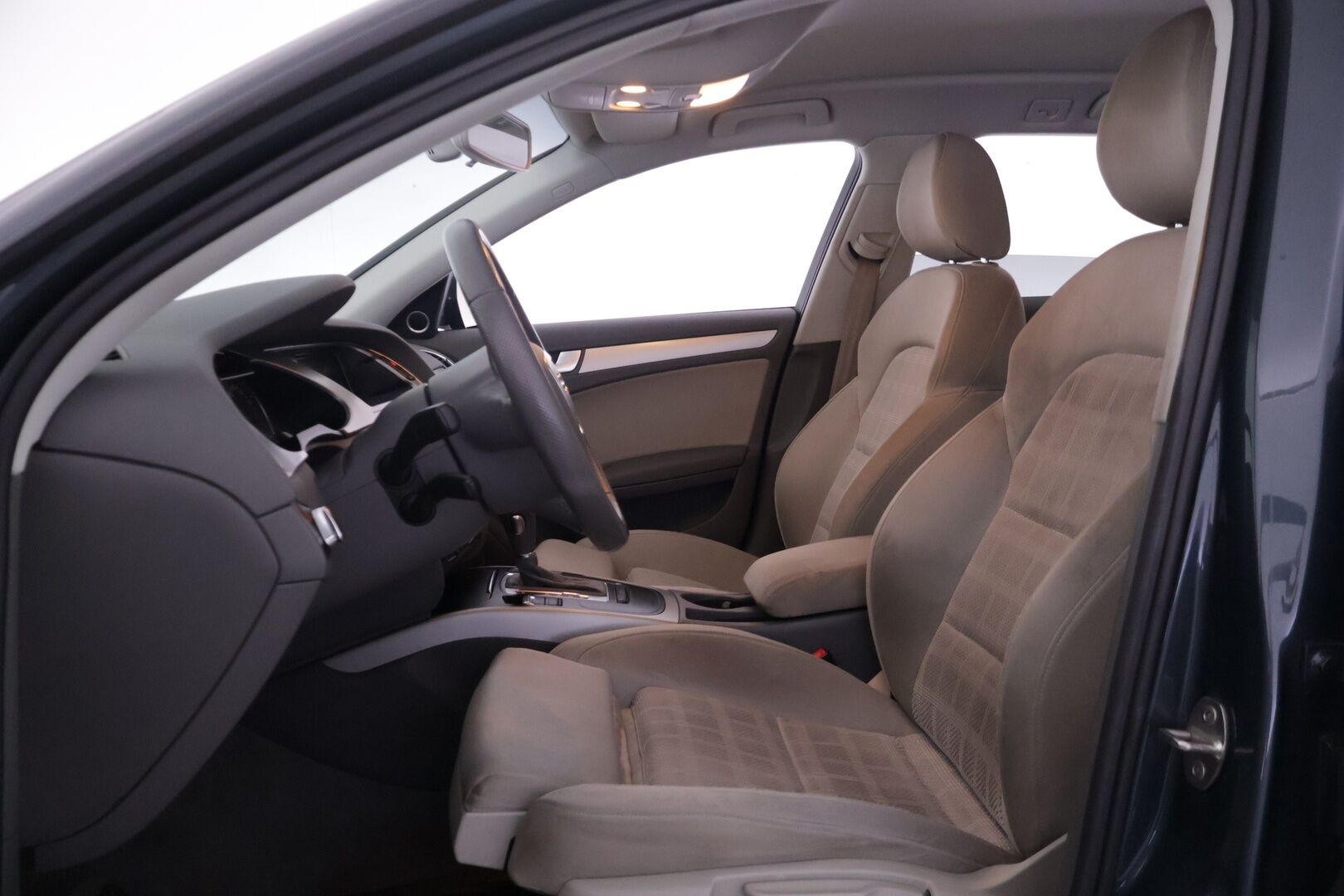 Audi A4 2010 A4 Farmari (AC) 4ov 1968cm3 - *Myydään huutokaupat.com* - KORKO VAIN 3,99 %