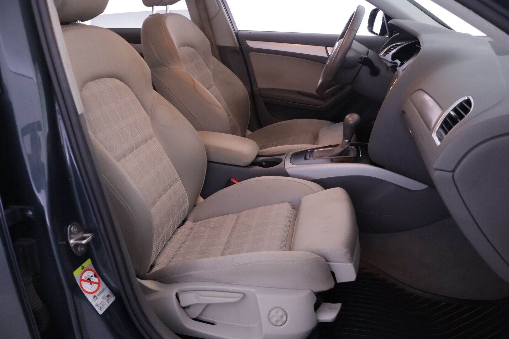 Audi A4 2010 A4 Farmari (AC) 4ov 1968cm3 - *Myydään huutokaupat.com* - KORKO VAIN 3,99 %
