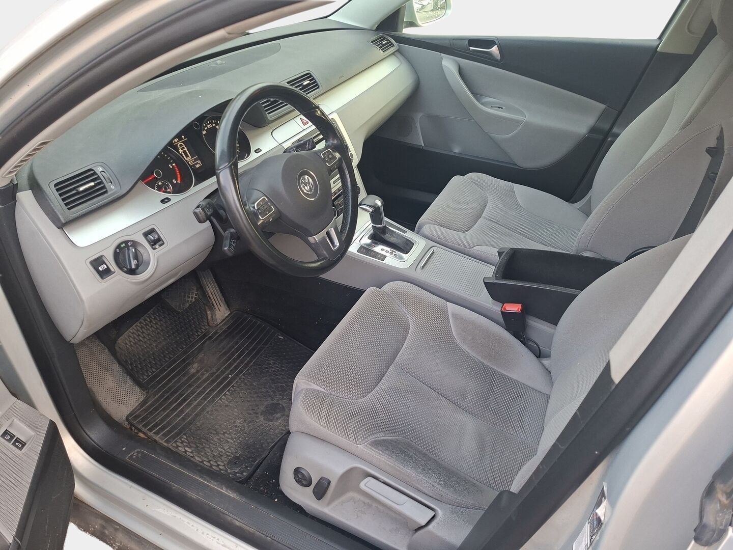 Volkswagen Passat 2010 Variant Comfortline 2,0 TDI 125 kW DSG-aut. * YritysOutlet - Myydään vain yrityksille / Webasto / Vetokoukku / Vakkari * - YritysOutlet - Myydään vain yrityksille / 1-OMISTEINEN / Leima 07/2026