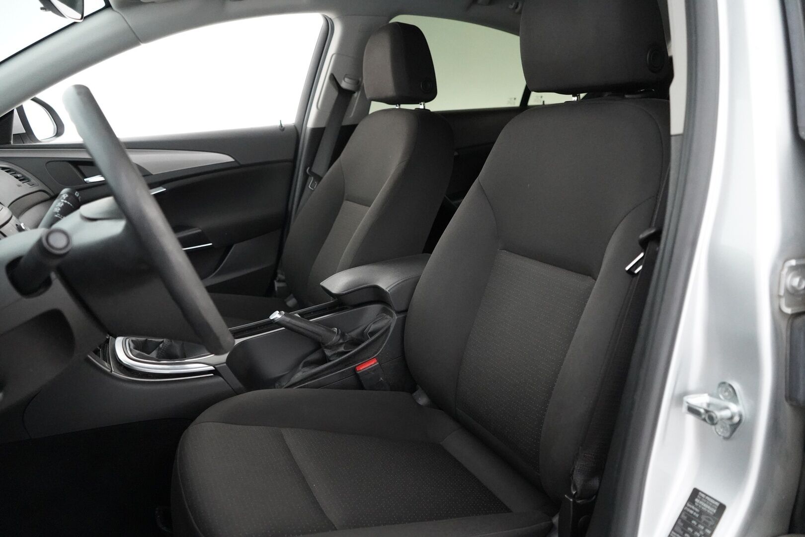 Opel Insignia 2012 5-ov Pro 1,4 Turbo ecoFLEX Start/Stop 103kW MT6 * Vakkari / Tutkat / Penkinlämmittimet / Lohko / Autom. Ilmastointi * - Suomi-auto / Kahdet renkaat / Kattava huoltohistoria!