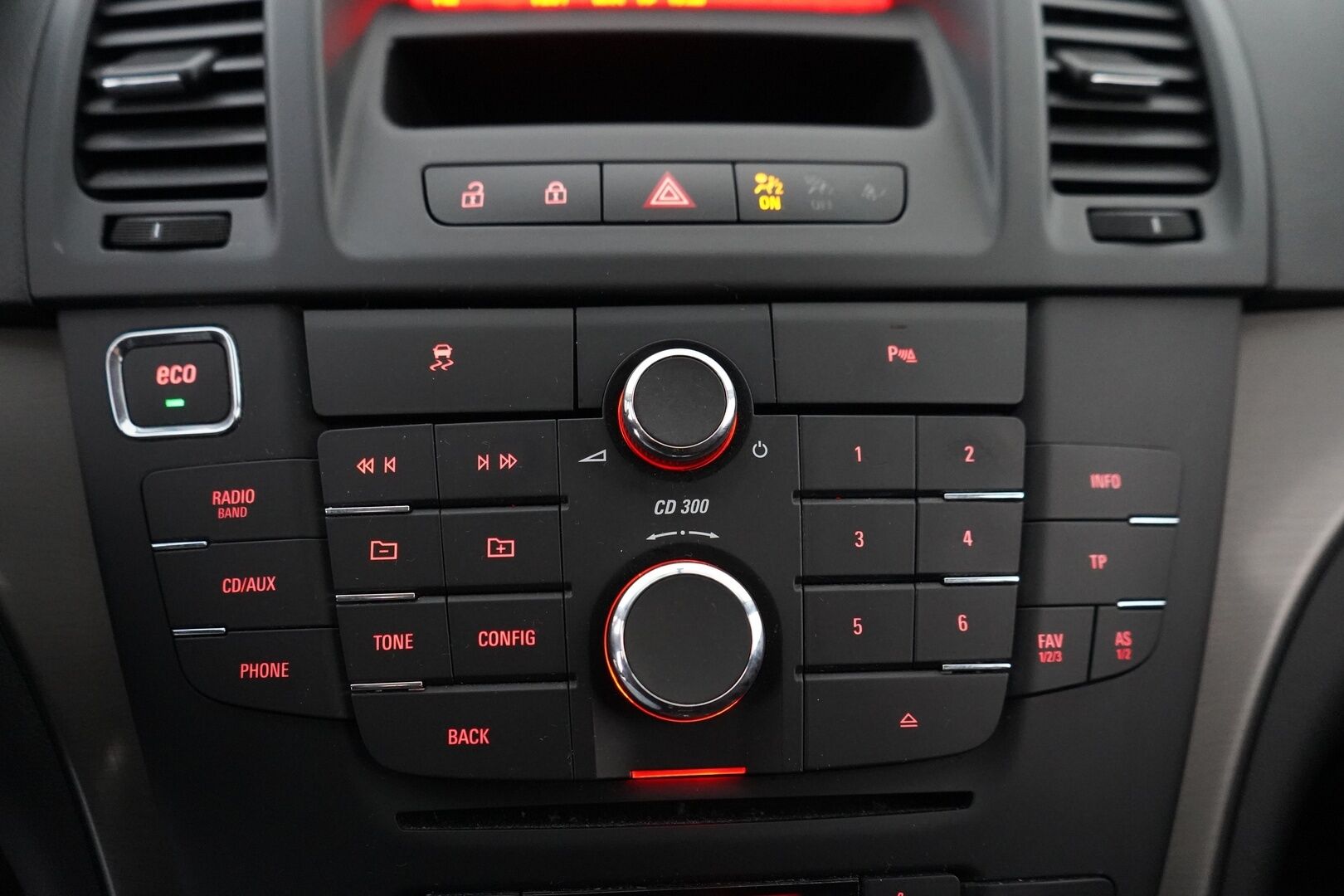 Opel Insignia 2012 5-ov Pro 1,4 Turbo ecoFLEX Start/Stop 103kW MT6 * Vakkari / Tutkat / Penkinlämmittimet / Lohko / Autom. Ilmastointi * - Suomi-auto / Kahdet renkaat / Kattava huoltohistoria!