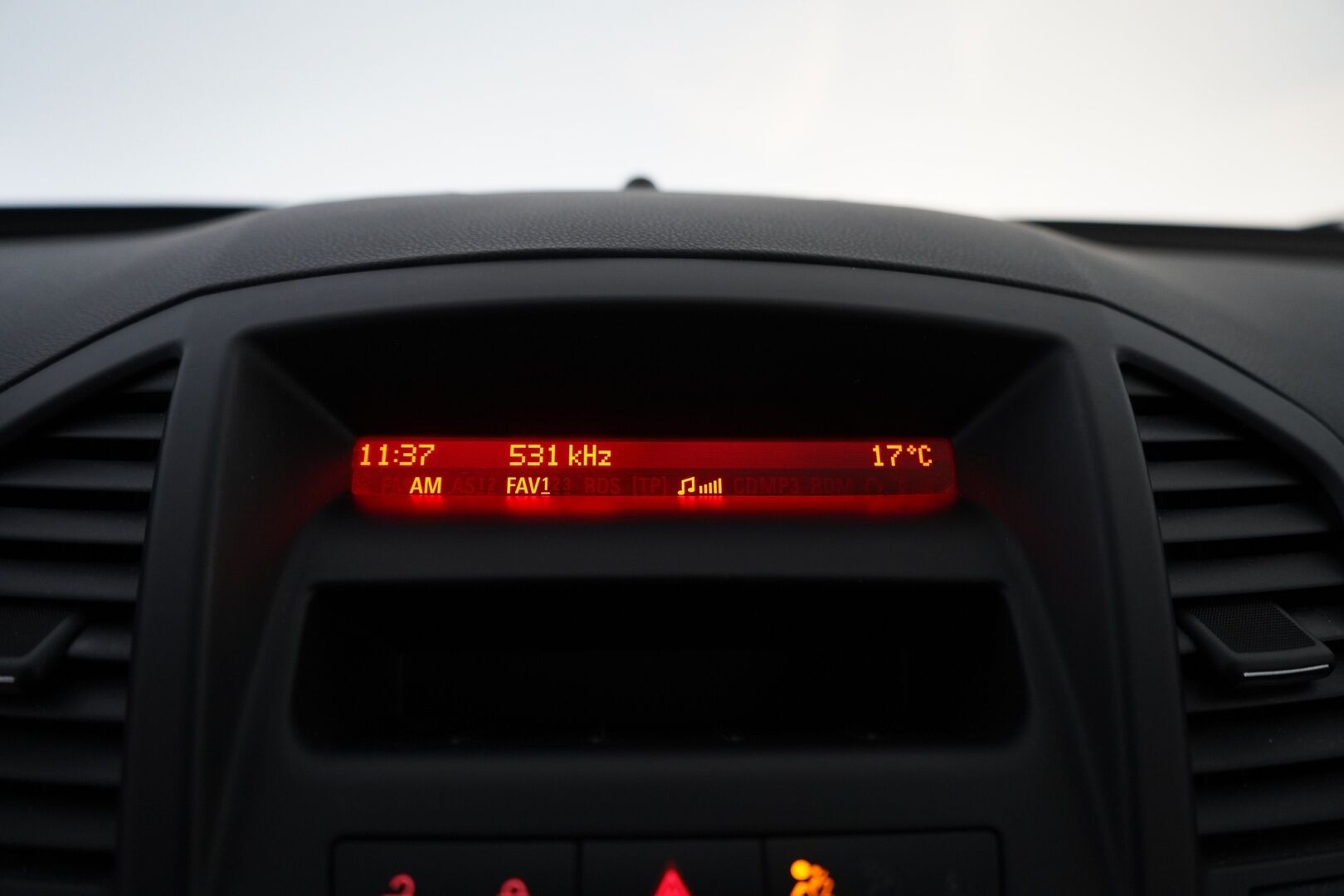 Opel Insignia 2012 5-ov Pro 1,4 Turbo ecoFLEX Start/Stop 103kW MT6 * Vakkari / Tutkat / Penkinlämmittimet / Lohko / Autom. Ilmastointi * - Suomi-auto / Kahdet renkaat / Kattava huoltohistoria!