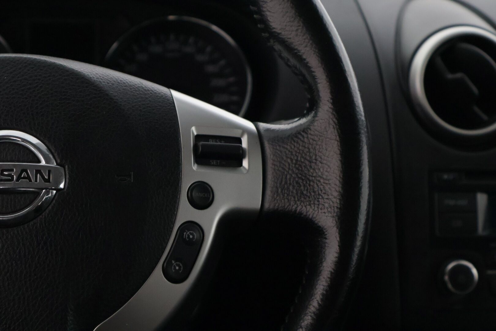 Nissan Qashqai+2 2013 1,6L Stop / Start System Acenta 2WD 5M/T * KOUKKU / 7-Paikkainen / Vakionopeudensäädin - Suomi-auto / Kahdet hyvät Renkaat