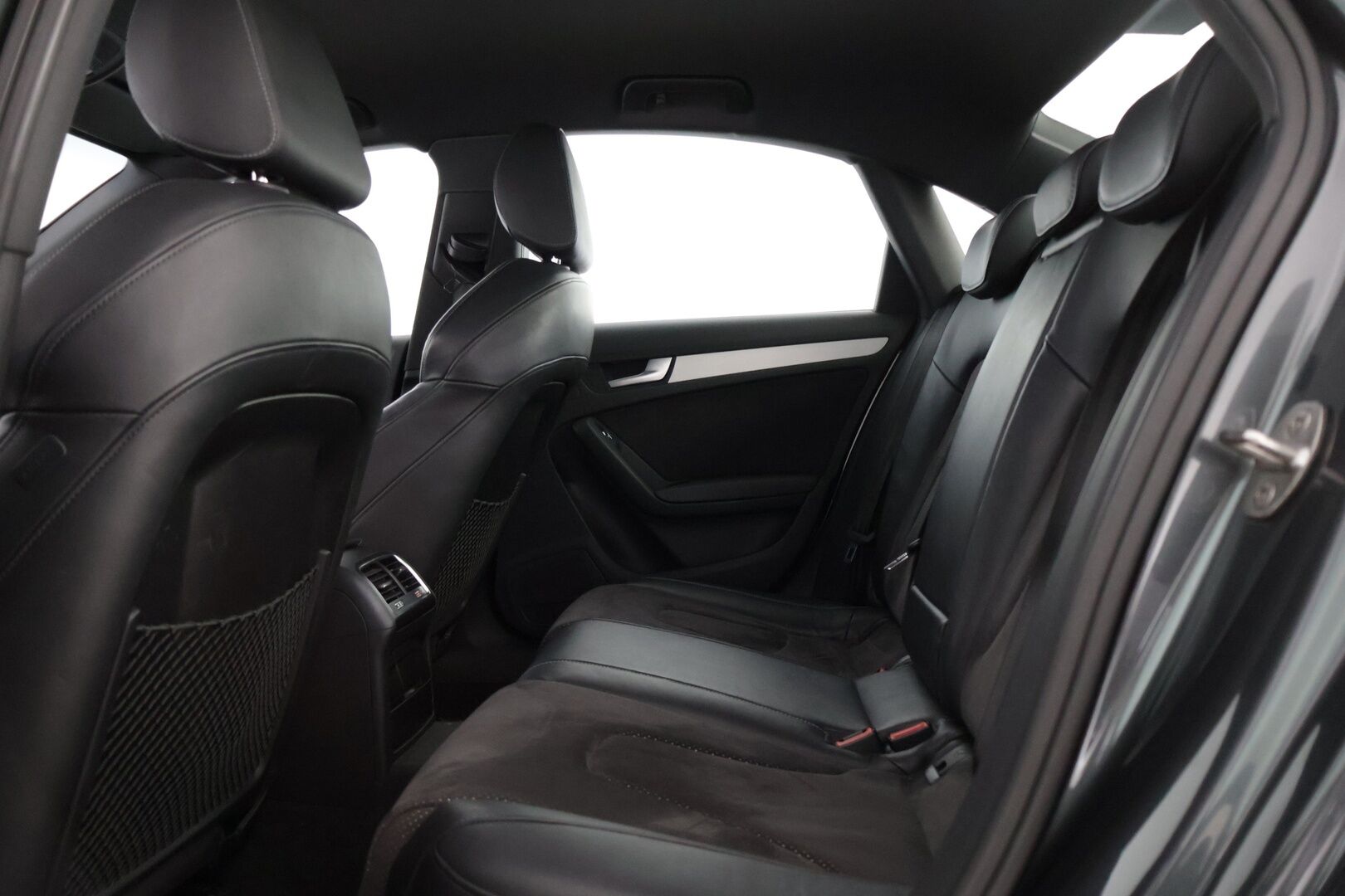 Audi A4 2013 Sedan LE 2,0 TFSI 155 kW quattro S tronic S-Line * Sporttipenkit / Vetokoukku / Navi / S-Line sisä- ja ulkopaketti * - * Suomi-auto / Hyvin huollettu / 2x Renkaat ja aluvanteet / Lohkolämmitin ja sisätilalämmitin *