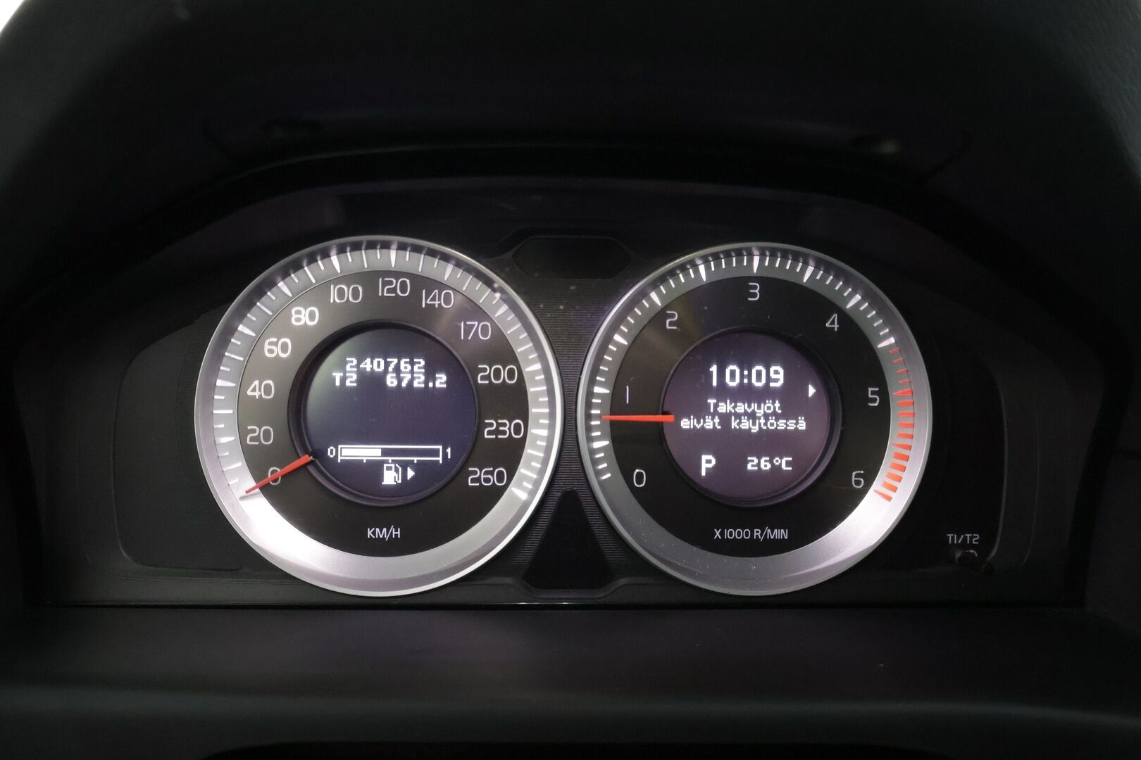 Volvo V70 2012 D3 Summum S/S aut * Keylessgo / Nahat muistilla / Webasto / Koukku / Navi / Tutkat * - *Suomi-auto / Hyvin huollettu / 2x renkaat ja vanteet *