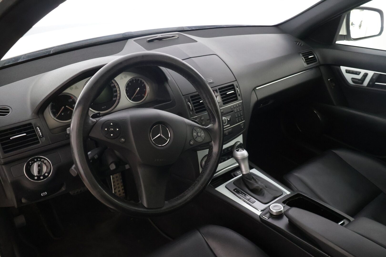 Mercedes-Benz C 2007 350 AMG - | AMG-paketti | Harman/Kardon | Muistipenkit | Kattoluukku | Vetokoukku | Nahkasisusta | Lohkolämmitin | Puhdas CarVertical |