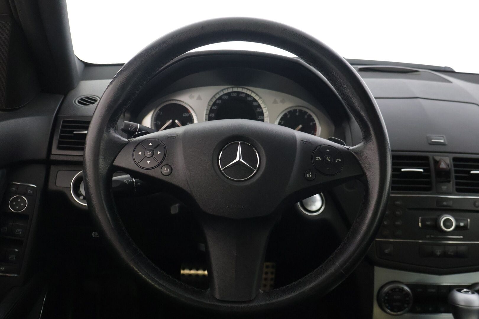 Mercedes-Benz C 2007 350 AMG - | AMG-paketti | Harman/Kardon | Muistipenkit | Kattoluukku | Vetokoukku | Nahkasisusta | Lohkolämmitin | Puhdas CarVertical |