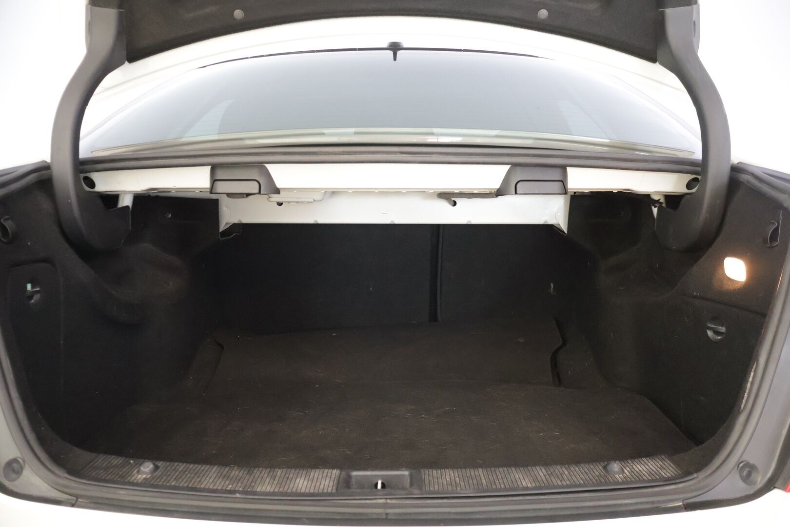 Mercedes-Benz C 2007 350 AMG - | AMG-paketti | Harman/Kardon | Muistipenkit | Kattoluukku | Vetokoukku | Nahkasisusta | Lohkolämmitin | Puhdas CarVertical |