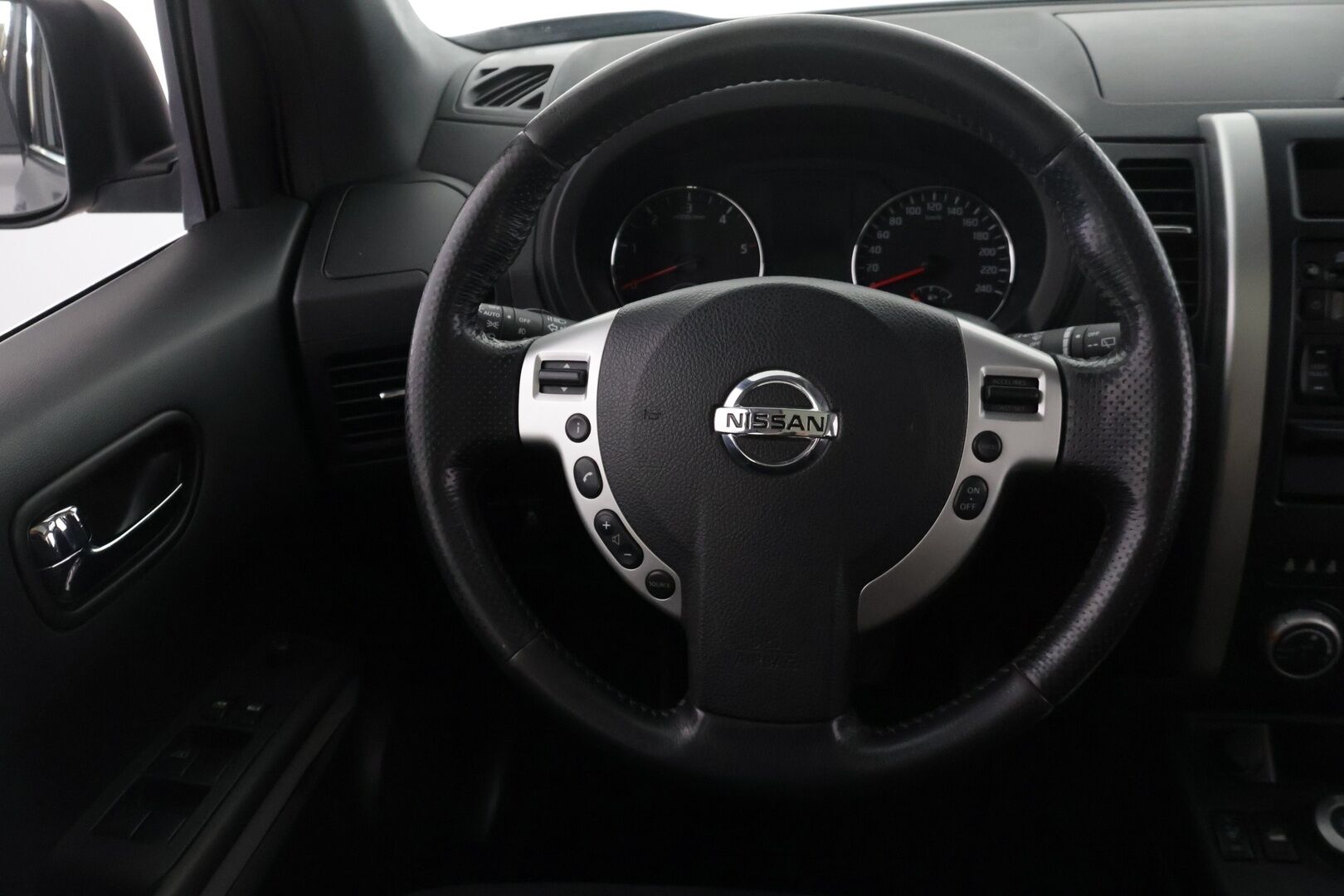 Nissan X-Trail 2012 2,0 dCi Low SE 6A/T 4x4 - 18" Alloy + Sunroof + RVC - *Suomi-auto | Lasikatto | Peruutuskamera | kytkettävä neliveto | 2x Renkaat & Vanteet | Rekisteröity pakettiautoksi*