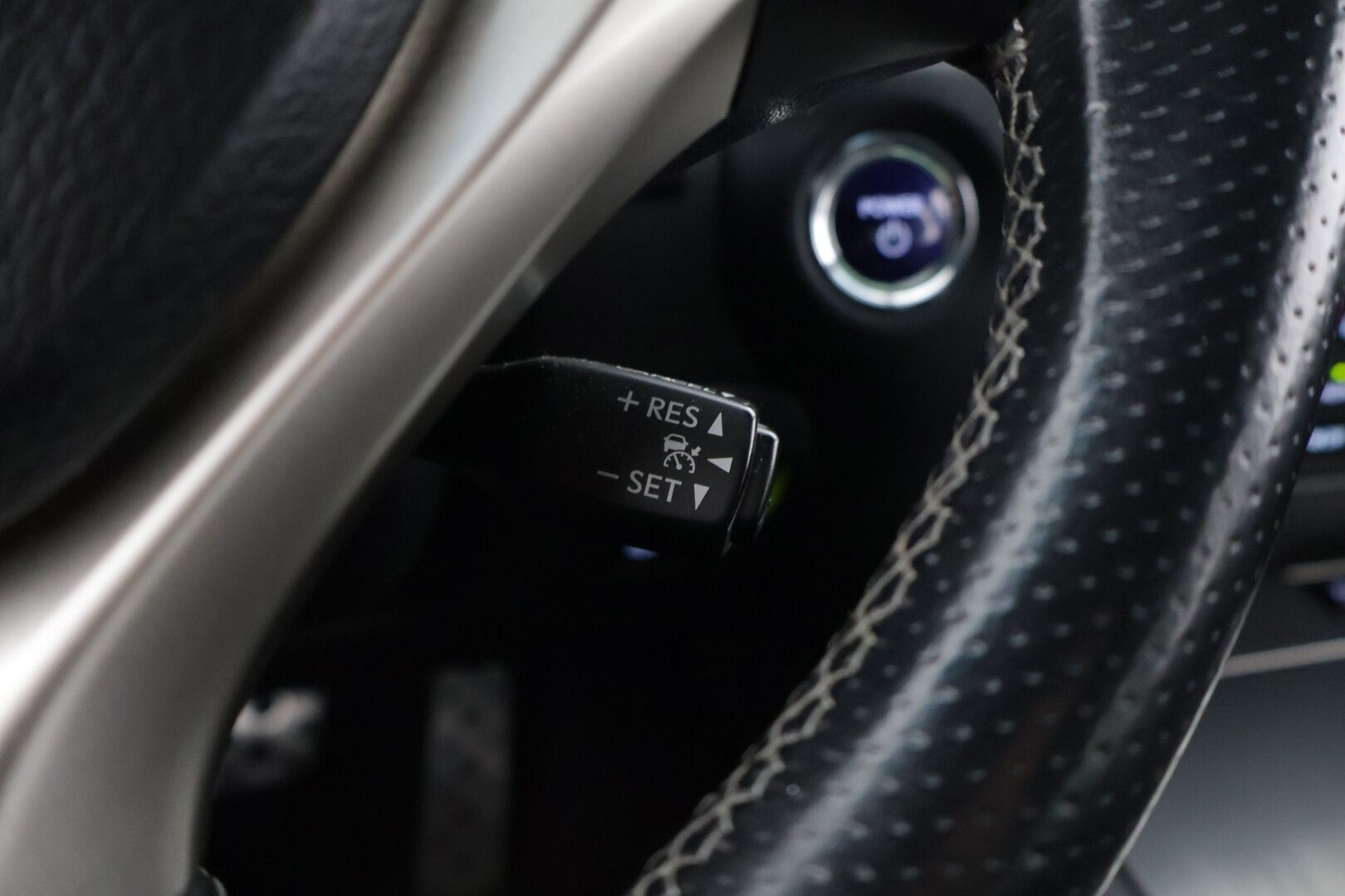 Lexus GS 2012 450h Hybrid A F Sport - Juuri vaihdettu etuiskarit! / Nelipyöräohjaus / HUD *