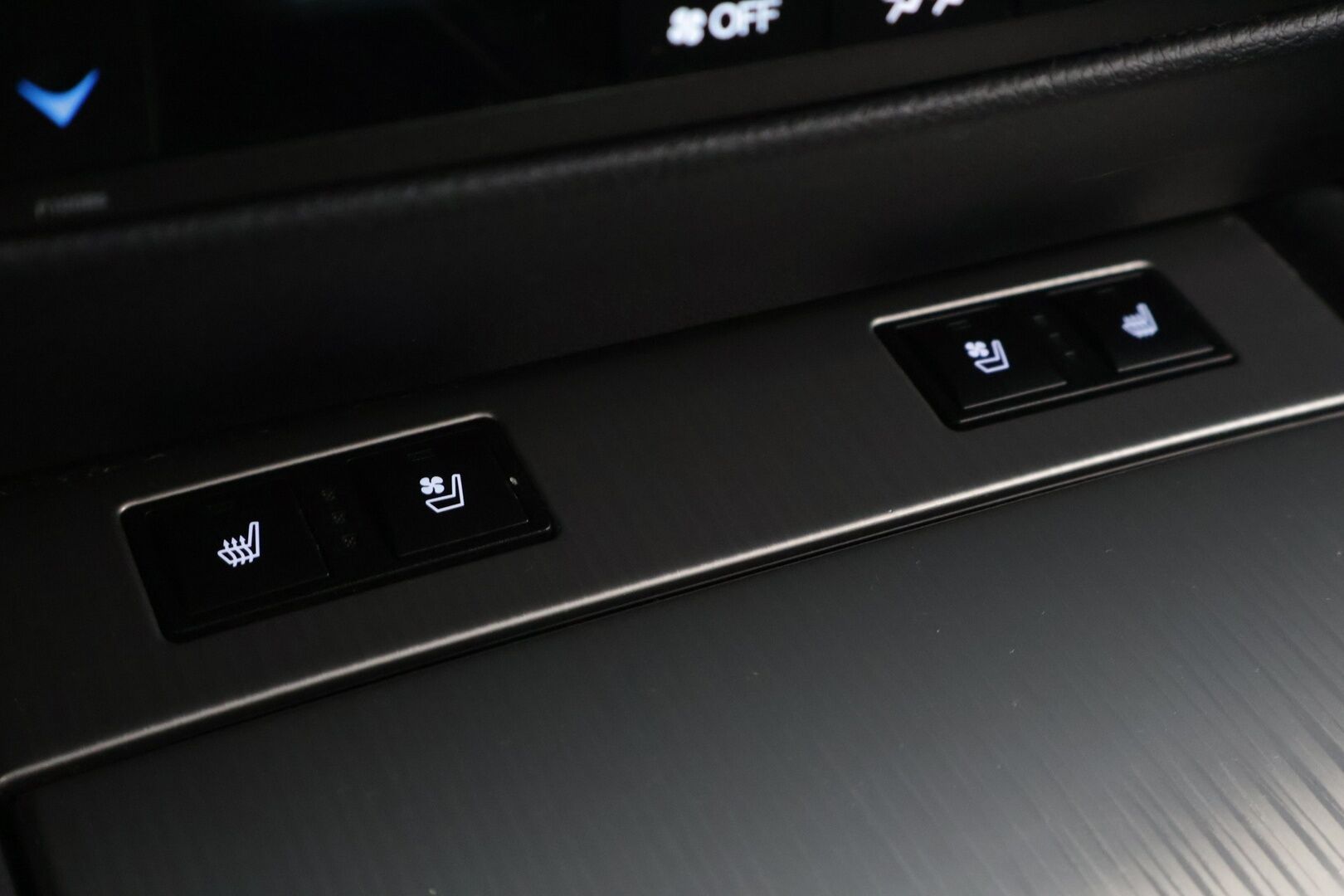 Lexus GS 2012 450h Hybrid A F Sport - Juuri vaihdettu etuiskarit! / Nelipyöräohjaus / HUD *