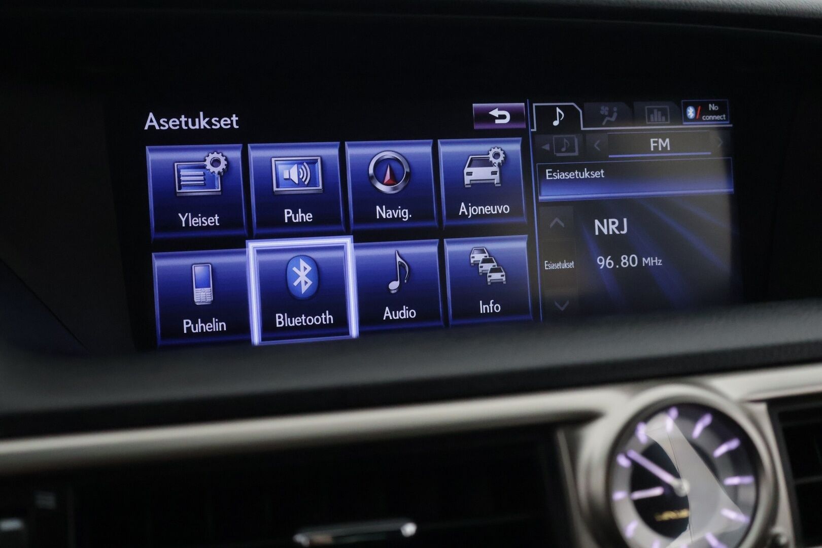 Lexus GS 2012 450h Hybrid A F Sport - Juuri vaihdettu etuiskarit! / Nelipyöräohjaus / HUD *