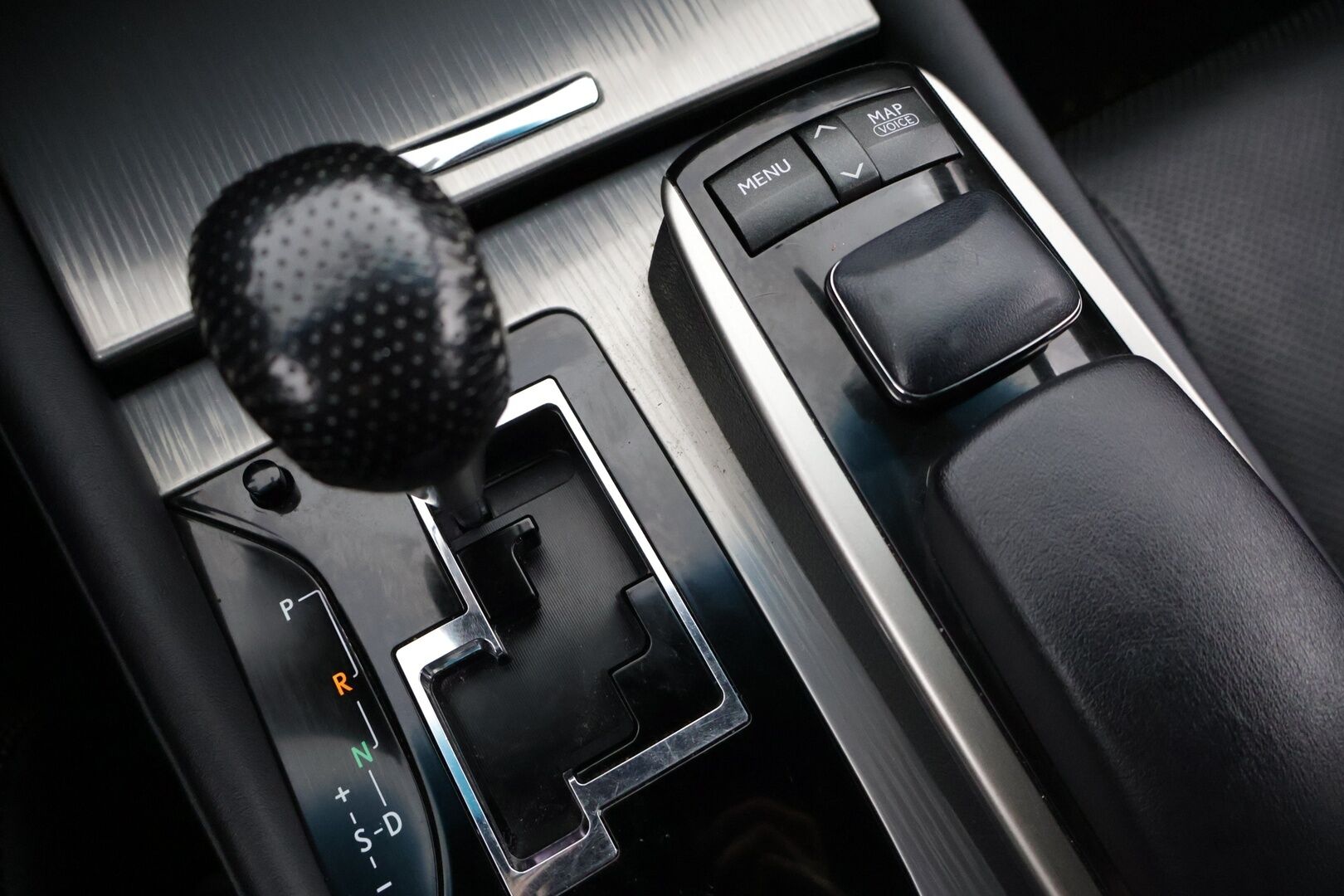 Lexus GS 2012 450h Hybrid A F Sport - Juuri vaihdettu etuiskarit! / Nelipyöräohjaus / HUD *