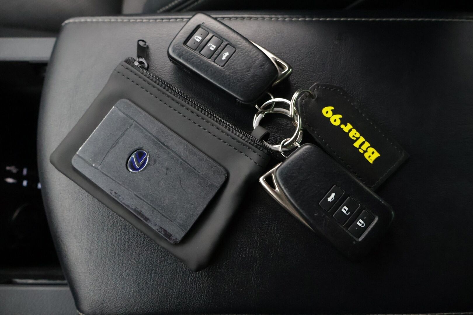 Lexus GS 2012 450h Hybrid A F Sport - Juuri vaihdettu etuiskarit! / Nelipyöräohjaus / HUD *