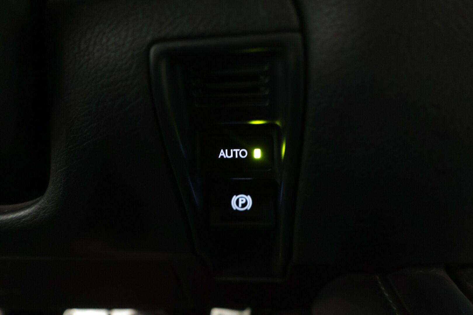 Lexus GS 2012 450h Hybrid A F Sport - Juuri vaihdettu etuiskarit! / Nelipyöräohjaus / HUD *