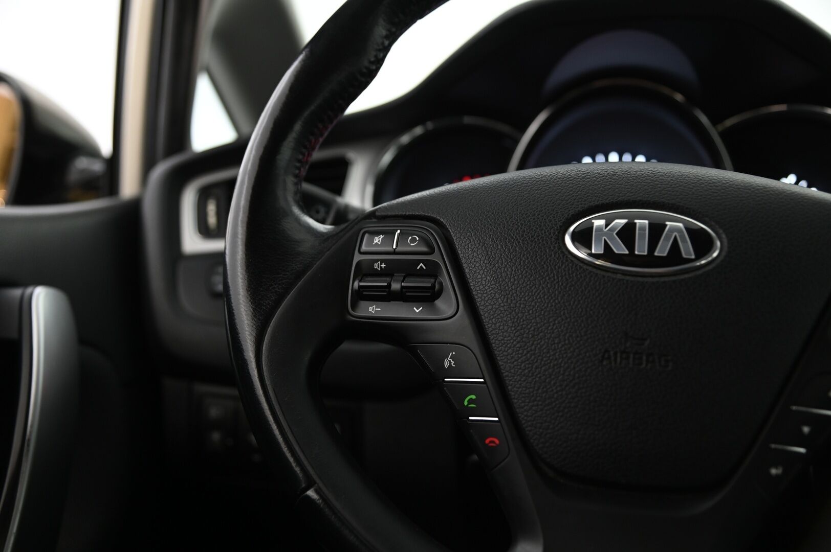 Kia cee'd 2012 1,6 CRDi ISG EX 5D EcoDynamics *Myydään vain Huutokaupat.com*