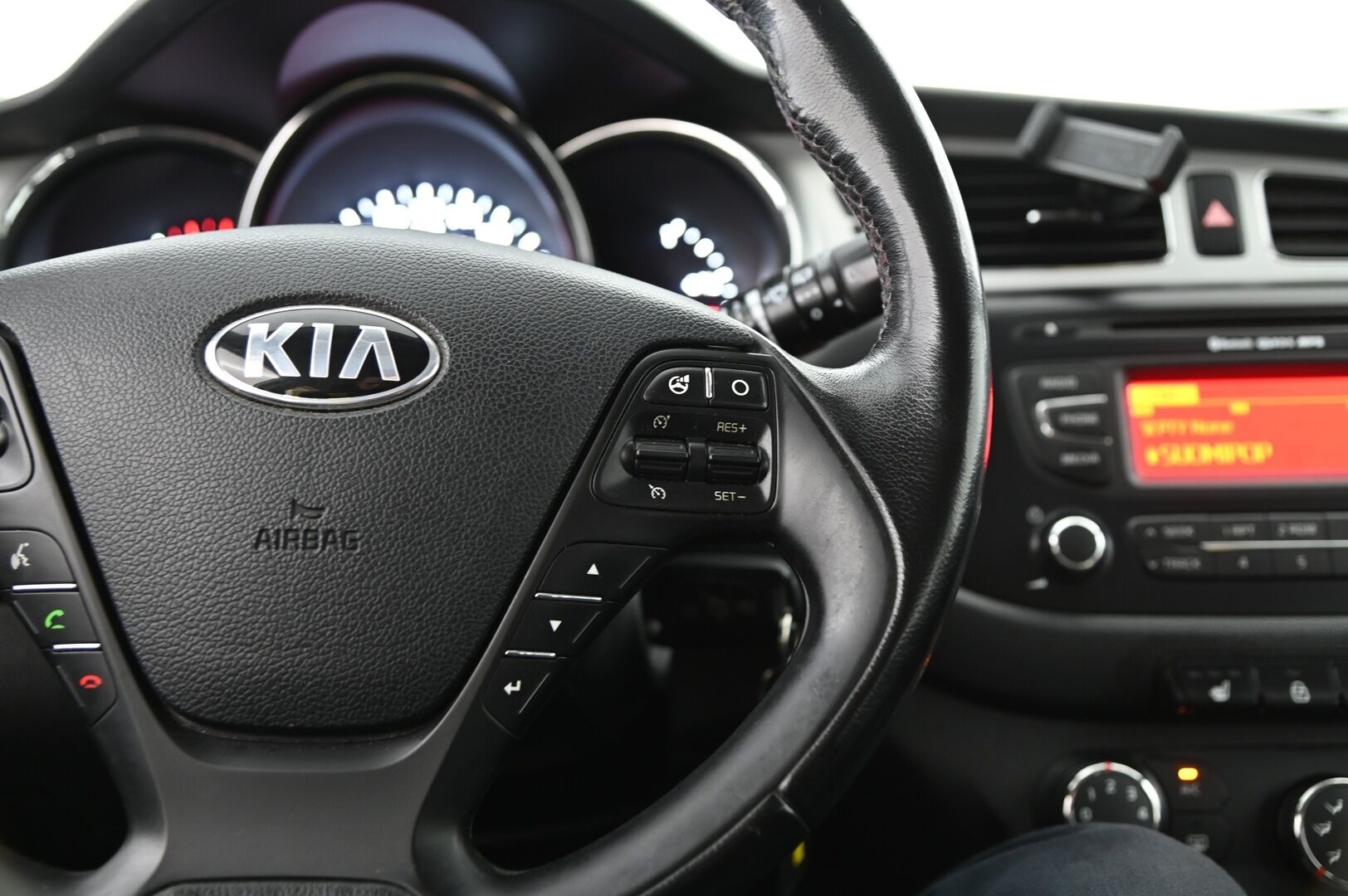 Kia cee'd 2012 1,6 CRDi ISG EX 5D EcoDynamics *Myydään vain Huutokaupat.com*