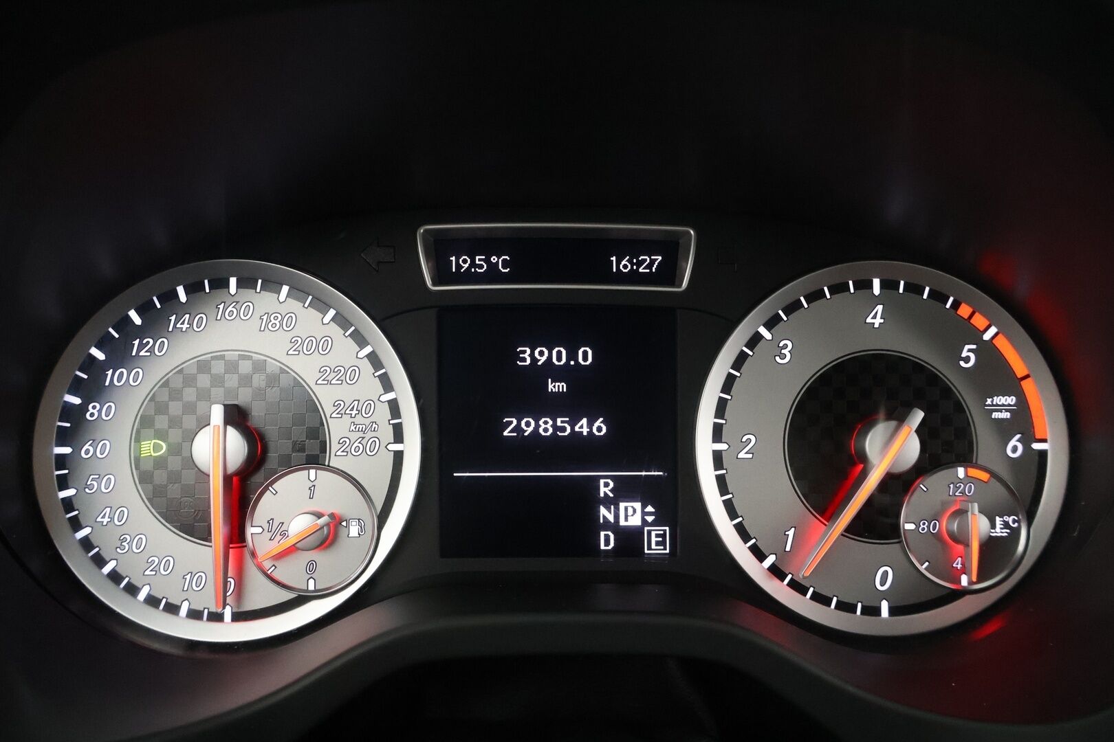 Mercedes-Benz A 2013 200 CDI BE A Premium Business - Webasto | Koukku | Sporttipenkit | P.Tutkat | Puolinahat | Bi-Xenon | Vakkari