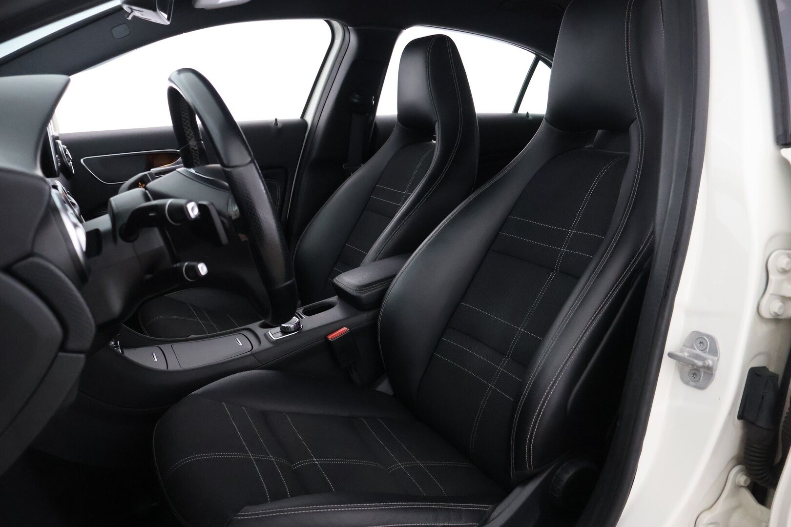 Mercedes-Benz A 2013 200 CDI BE A Premium Business - Webasto | Koukku | Sporttipenkit | P.Tutkat | Puolinahat | Bi-Xenon | Vakkari