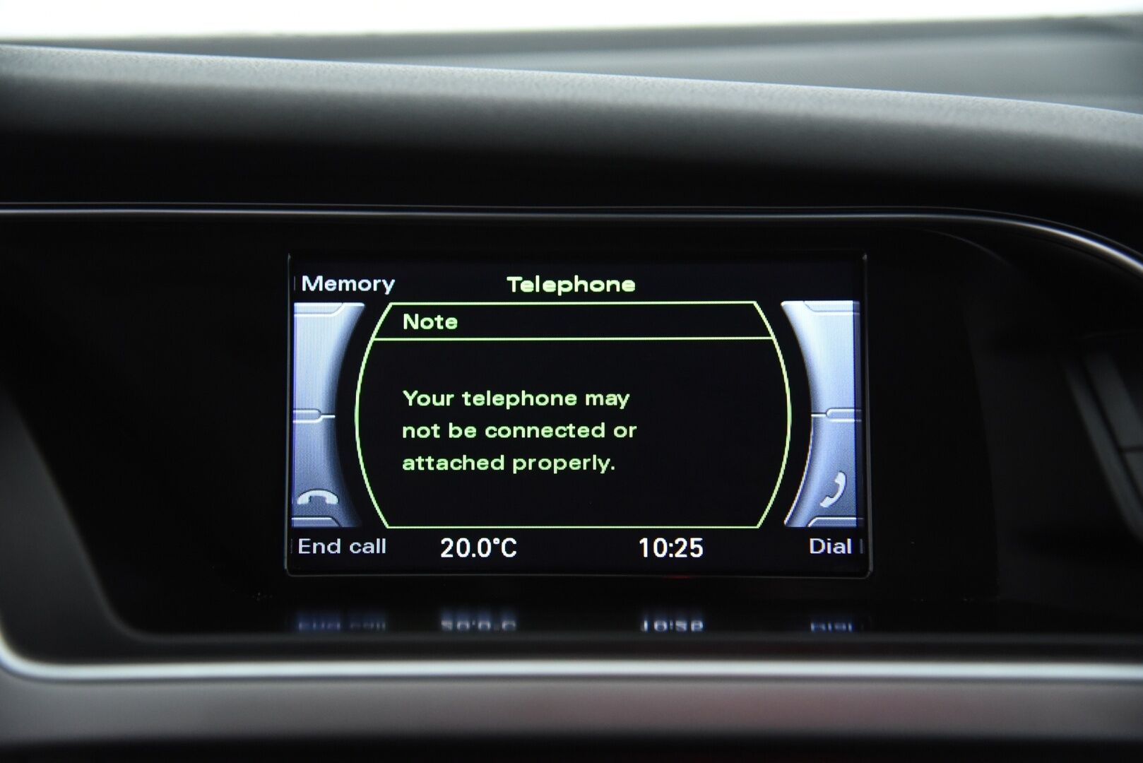 Audi A4 2013 Sedan Pro Business 1,8 TFSI 88 kW multitronic / Myydään huutokaupat.com:issa!