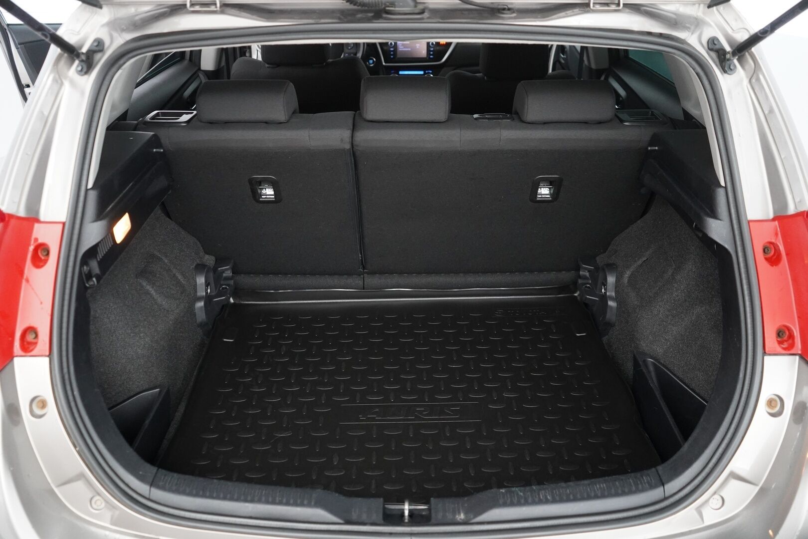 Toyota Auris 2013 1.6 Valvematic Comfort 5ov *Lohko / Kamera / Vakkari / Tutkat / Metalliväri* - Suomi-auto / Juuri katsastettu / Huolto tehty 3/25