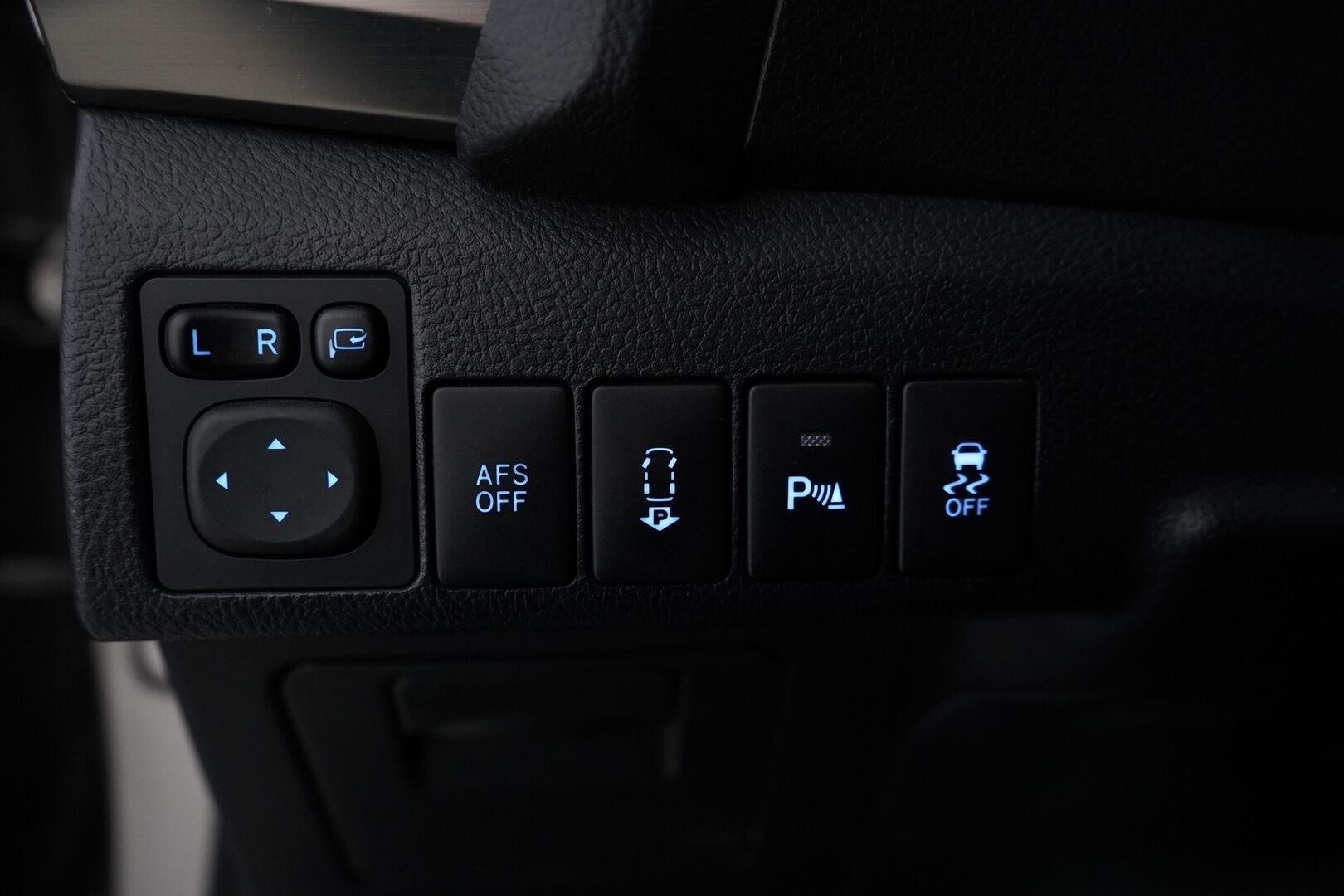 Toyota Auris 2013 1.6 Valvematic Comfort 5ov *Lohko / Kamera / Vakkari / Tutkat / Metalliväri* - Suomi-auto / Juuri katsastettu / Huolto tehty 3/25