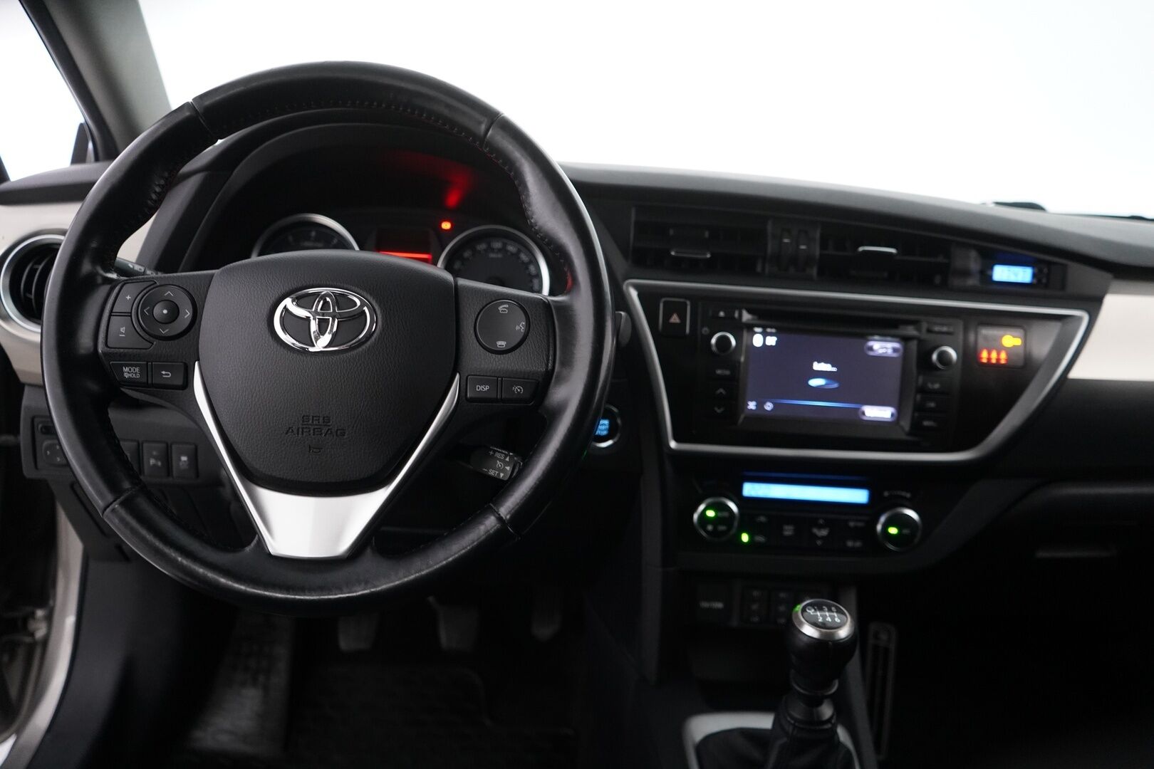 Toyota Auris 2013 1.6 Valvematic Comfort 5ov *Lohko / Kamera / Vakkari / Tutkat / Metalliväri* - Suomi-auto / Juuri katsastettu / Huolto tehty 3/25
