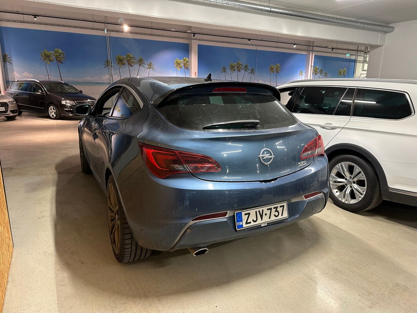 Opel Astra 2013 GTC Sport 1,6 Turbo 132kW *Vakkari / Lohkolämmitin / Sporttipenkit / Lasikatto / Suomi-auto / 2x Renkaat ja vanteet* - Ripeä ja sporttinen!