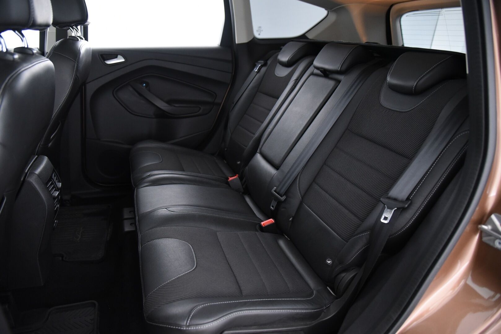 Ford Kuga 2013 1,6 EcoBoost 180 hv AWD Titanium / Suomi-Auto / Vakkari / Panorama / Vetokoukku - Xenon / P.tutka