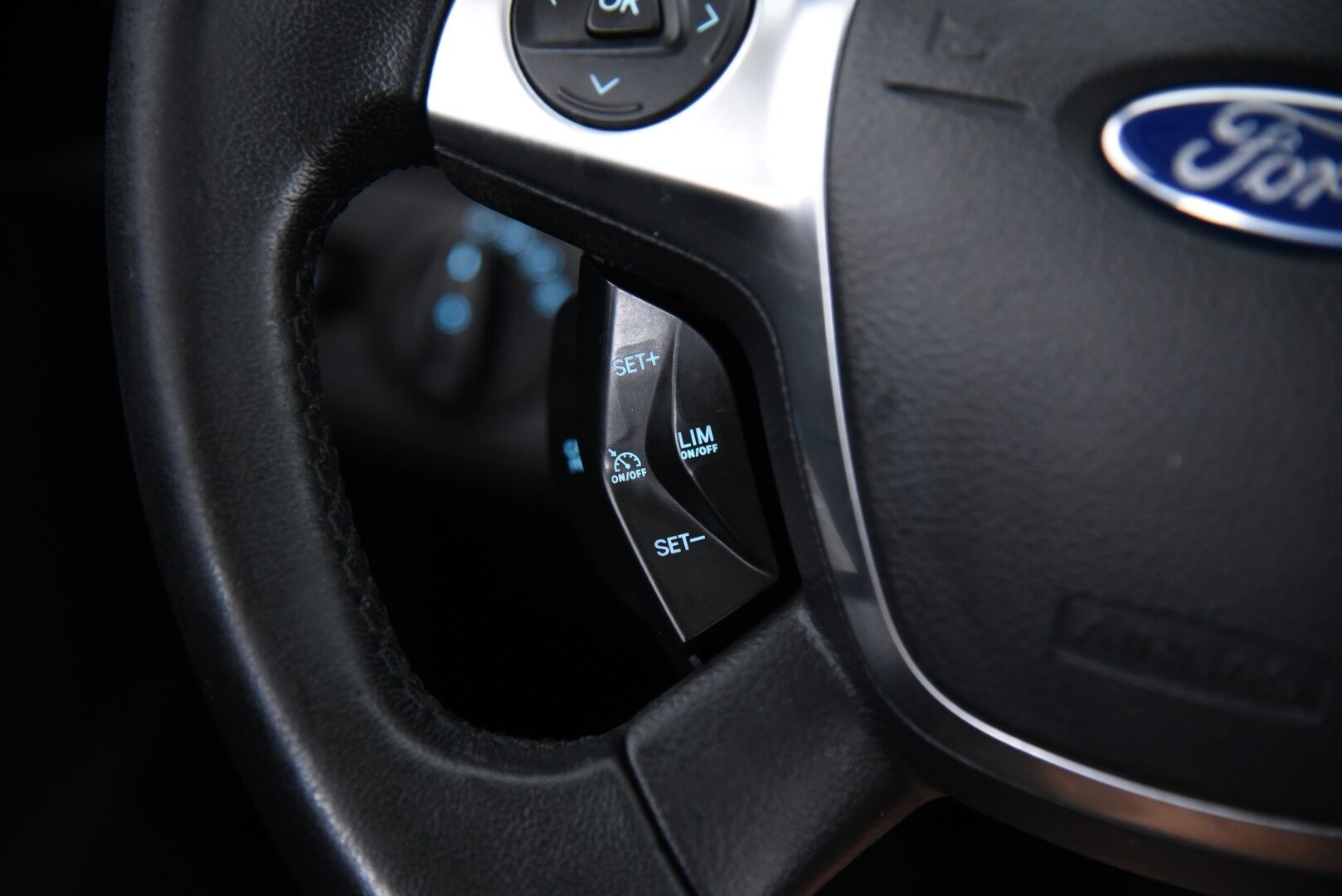 Ford Kuga 2013 1,6 EcoBoost 180 hv AWD Titanium / Suomi-Auto / Vakkari / Panorama / Vetokoukku - Xenon / P.tutka