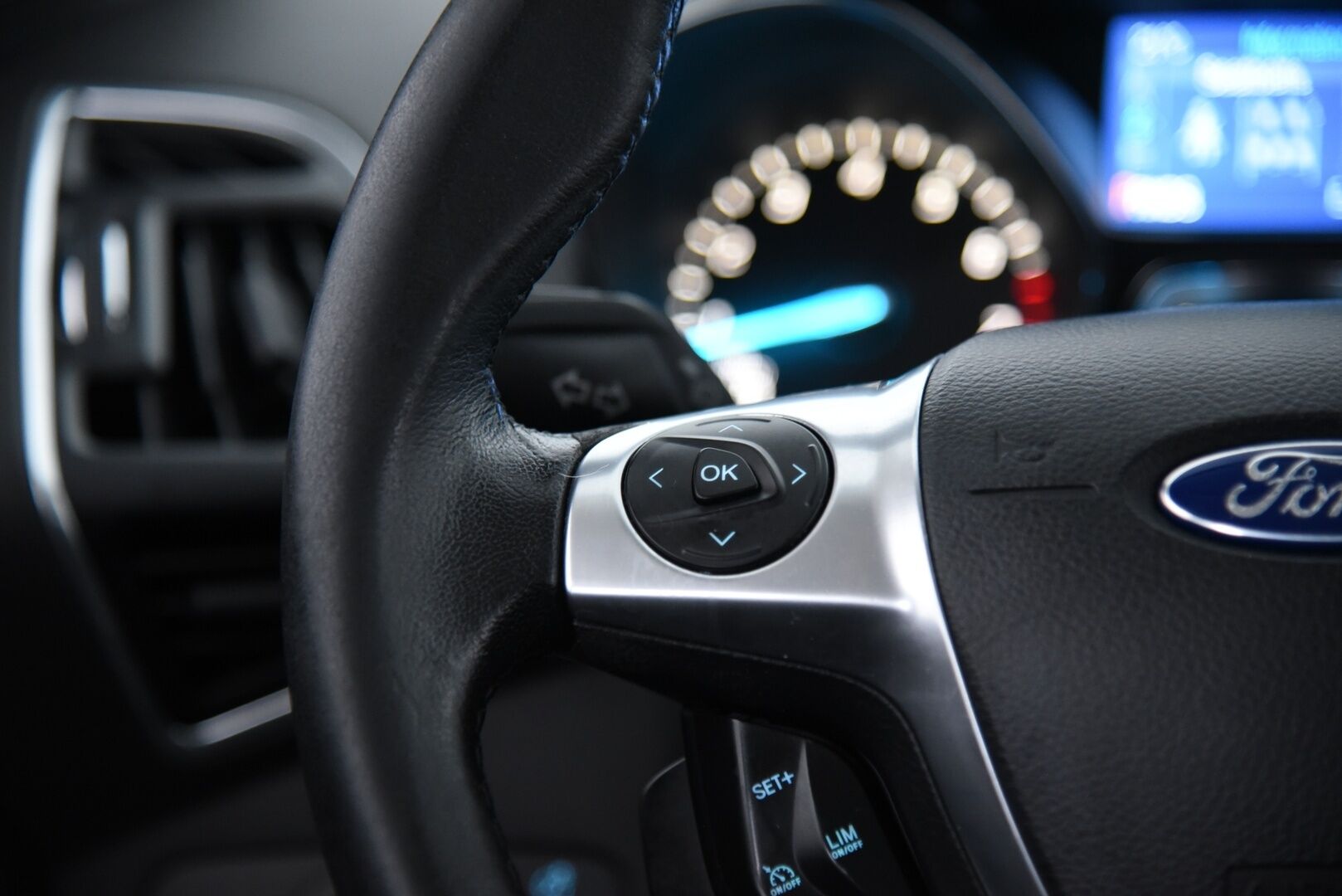 Ford Kuga 2013 1,6 EcoBoost 180 hv AWD Titanium / Suomi-Auto / Vakkari / Panorama / Vetokoukku - Xenon / P.tutka