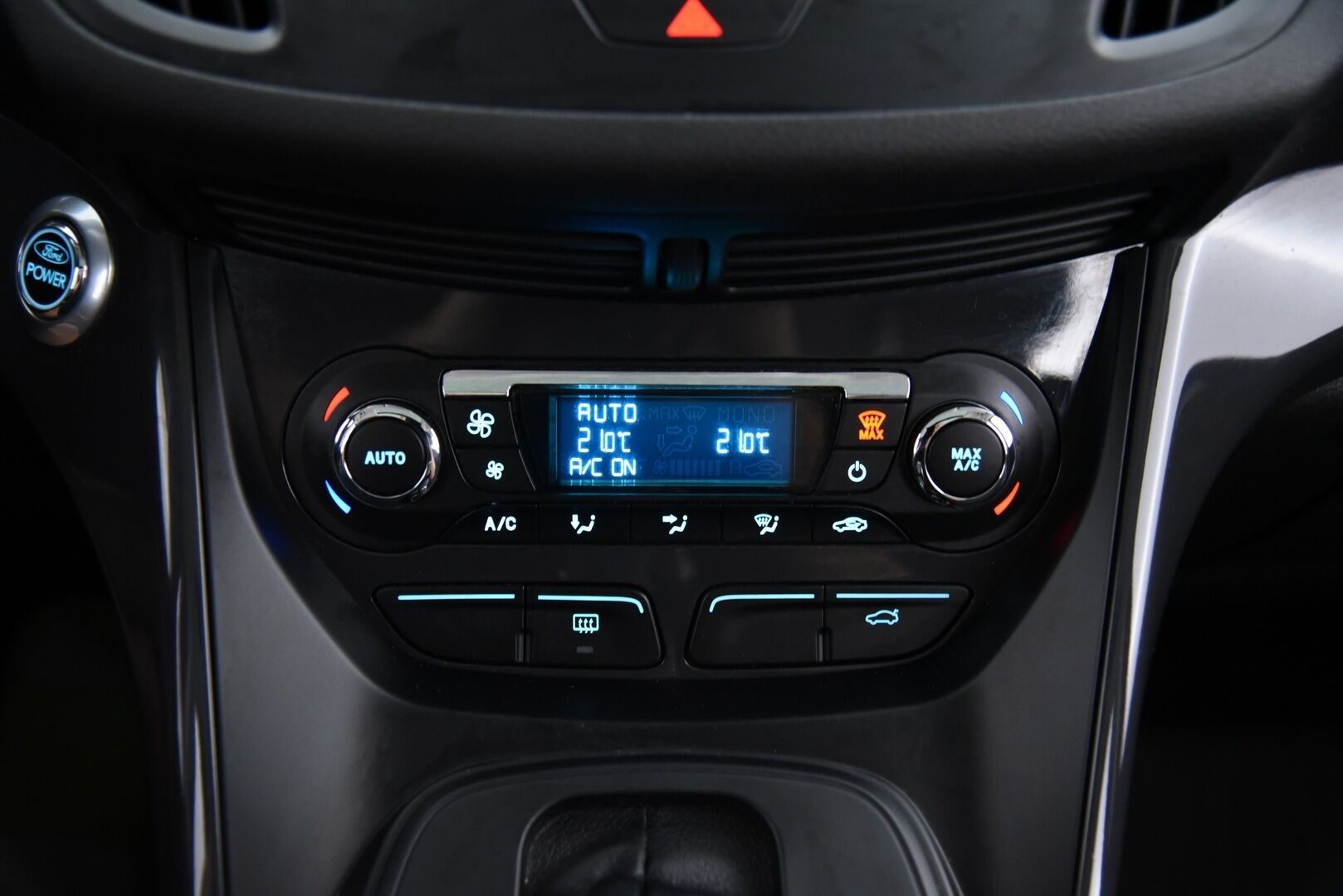 Ford Kuga 2013 1,6 EcoBoost 180 hv AWD Titanium / Suomi-Auto / Vakkari / Panorama / Vetokoukku - Xenon / P.tutka
