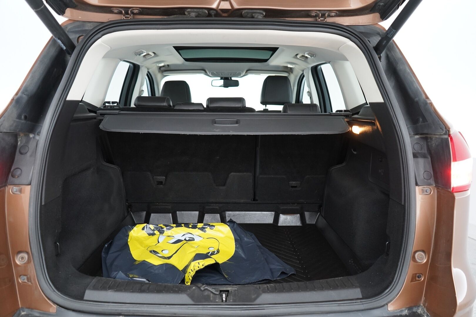 Ford Kuga 2013 1,6 EcoBoost 180 hv Automaatti AWD Titanium - Lohko | Koukku | Puolinahat | Panorama | Suomi-auto | Viimeisin huolto 04/26 | Kahdet vanteet