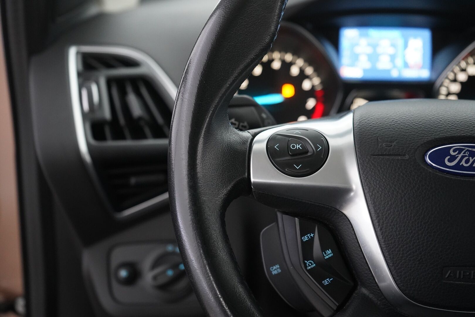 Ford Kuga 2013 1,6 EcoBoost 180 hv Automaatti AWD Titanium - Lohko | Koukku | Puolinahat | Panorama | Suomi-auto | Viimeisin huolto 04/26 | Kahdet vanteet