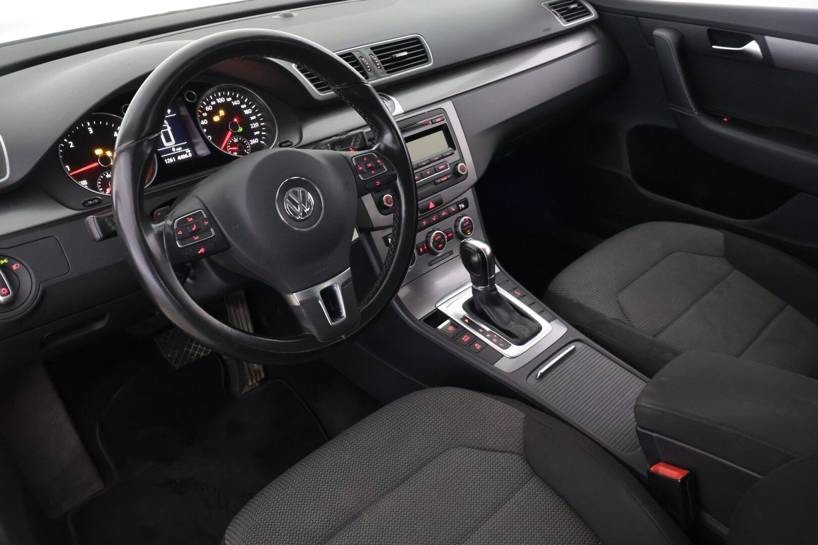 Volkswagen Passat 2013 Variant Comfortline 1,6 TDI 77 kW (105 hv) BlueMotion Technology DSG-automaatti *- YritysOutlet - Myydään vain yrityksille* - YritysOutlet - Myydään vain yrityksille