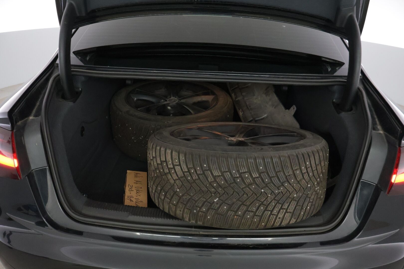 Audi A6 2012 Sedan 3,0 V6 TDI 180 kW quattro S tronic Start-Stop * YritysOutlet - Myydään vain yrityksille * - ** Webasto / Bose / Kattoluukku / Nahkasisusta / Navi / RS-Look **